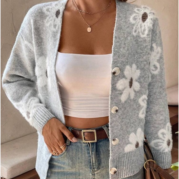 New gray floral print button down cardigan sweater - Picture 1 of 6